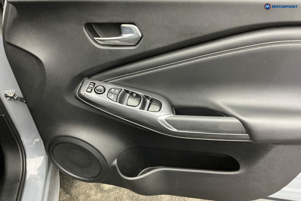 Nissan Juke N-Connecta Manual Petrol SUV - Stock Number (1634579) - 25th supplementary image