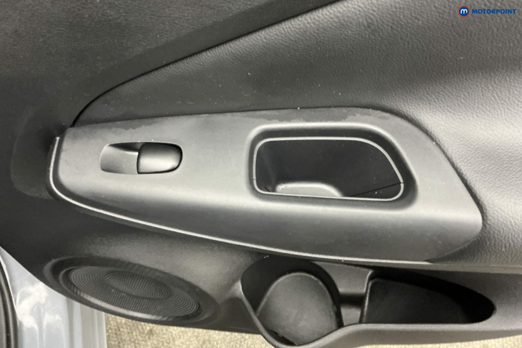 Nissan Juke N-Connecta Manual Petrol SUV - Stock Number (1634579) - 29th supplementary image