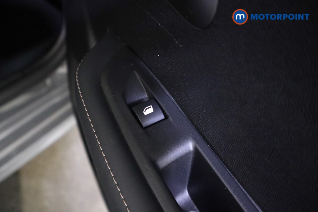 Peugeot 208 Allure Manual Petrol Hatchback - Stock Number (1635260) - 19th supplementary image