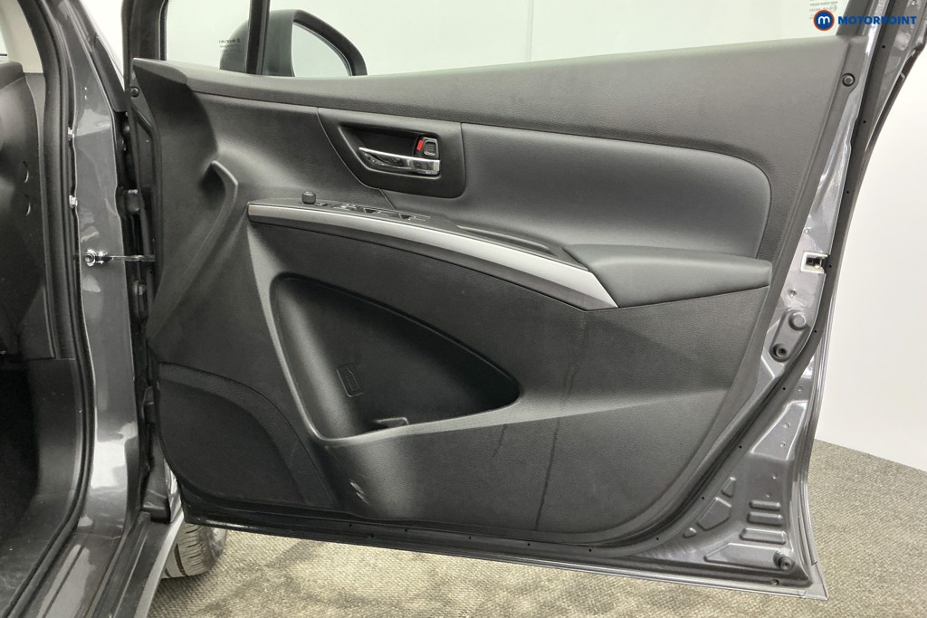 Suzuki S-Cross Ultra Automatic Petrol-Electric Hybrid SUV - Stock Number (1635538) - 30th supplementary image