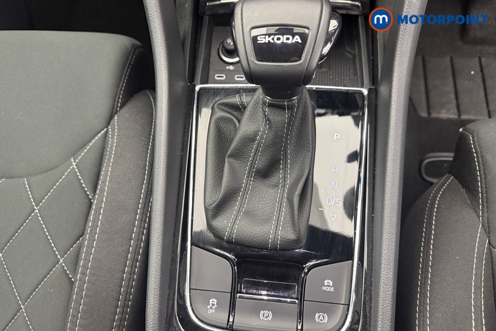 Skoda Karoq Sportline Edition Automatic Petrol SUV - Stock Number (1636978) - 15th supplementary image