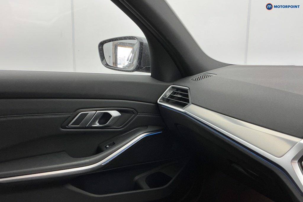 BMW 3 Series M Sport Automatic Petrol Plug-In Hybrid Saloon - Stock Number (1599704) - 21st supplementary image
