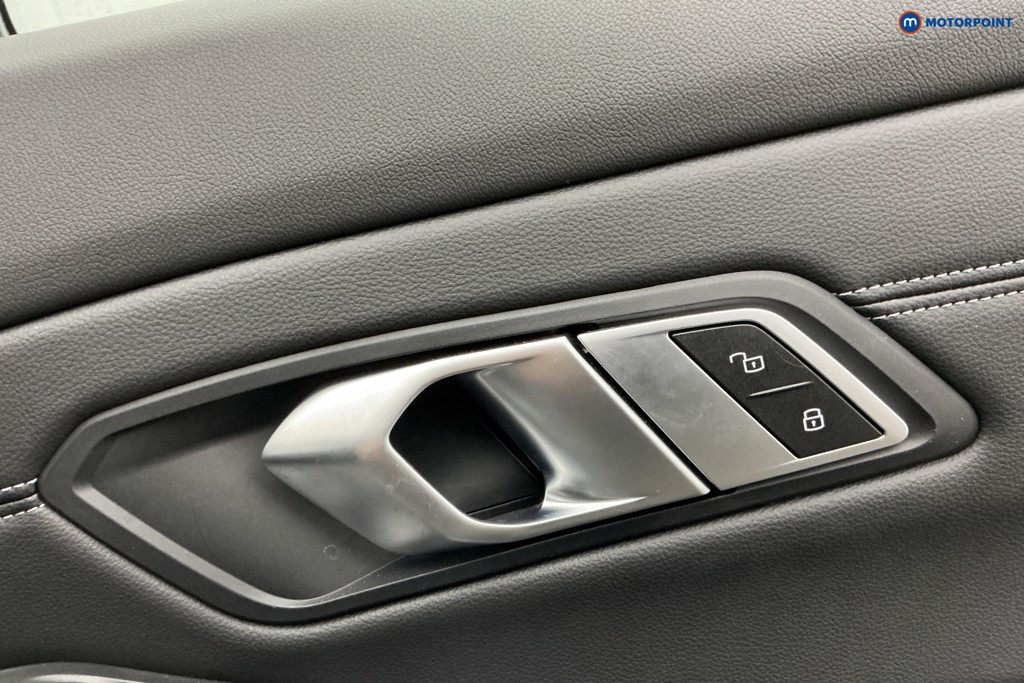 BMW 3 Series M Sport Automatic Petrol Plug-In Hybrid Saloon - Stock Number (1599704) - 26th supplementary image