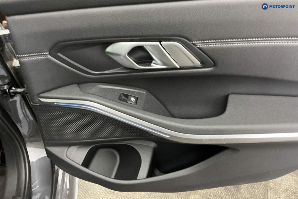 BMW 3 Series M Sport Automatic Petrol Plug-In Hybrid Saloon - Stock Number (1599704) - 30th supplementary image