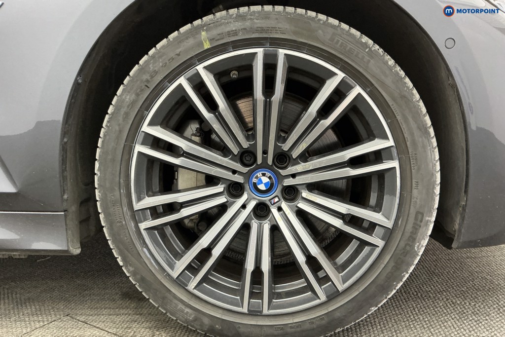 BMW 3 Series M Sport Automatic Petrol Plug-In Hybrid Saloon - Stock Number (1599704) - 40th supplementary image