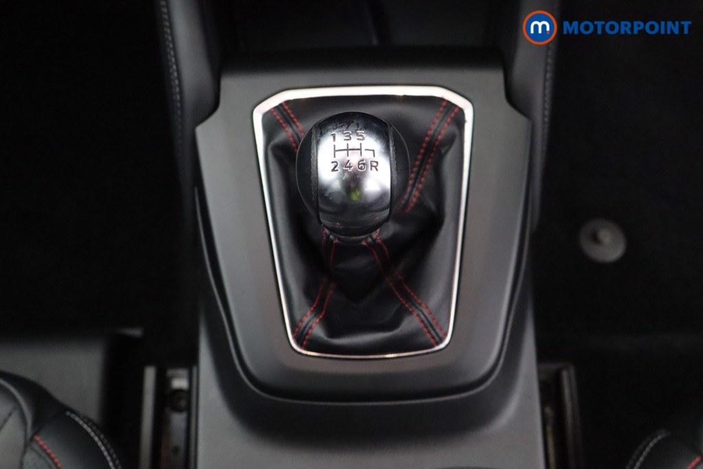 Ford Focus St-Line Vignale Manual Petrol Hatchback - Stock Number (1621828) - 4th supplementary image