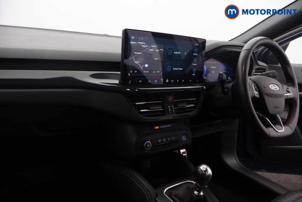 Ford Focus St-Line Vignale Manual Petrol Hatchback - Stock Number (1621828) - 10th supplementary image