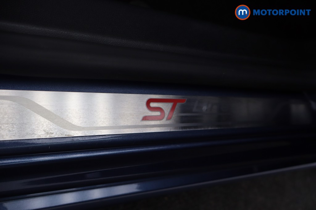 Ford Focus St-Line Vignale Manual Petrol Hatchback - Stock Number (1621828) - 20th supplementary image