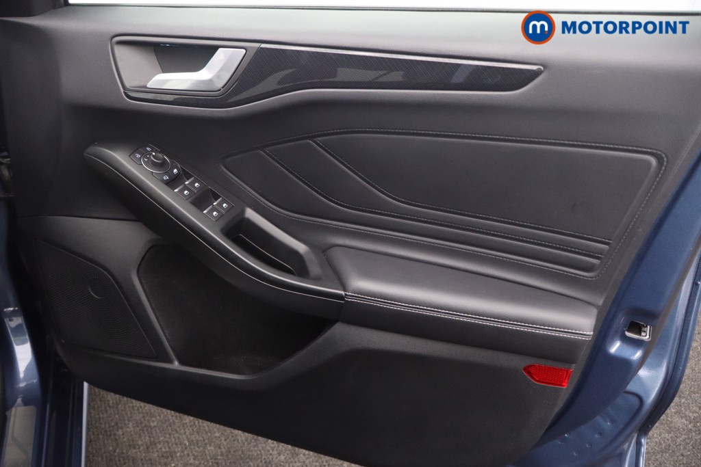 Ford Focus St-Line Vignale Manual Petrol Hatchback - Stock Number (1621828) - 21st supplementary image