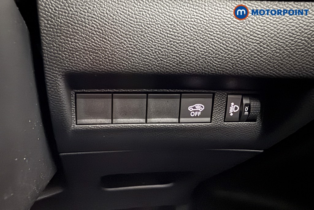 Peugeot 2008 Allure Manual Petrol SUV - Stock Number (1624965) - 5th supplementary image