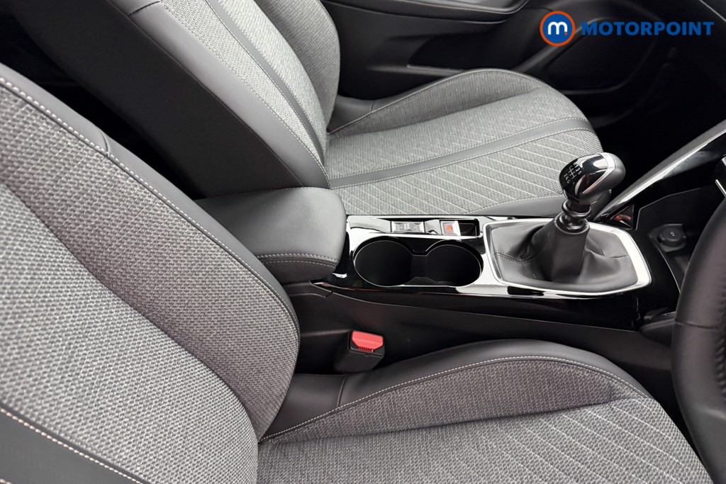 Peugeot 2008 Allure Manual Petrol SUV - Stock Number (1624965) - 13th supplementary image