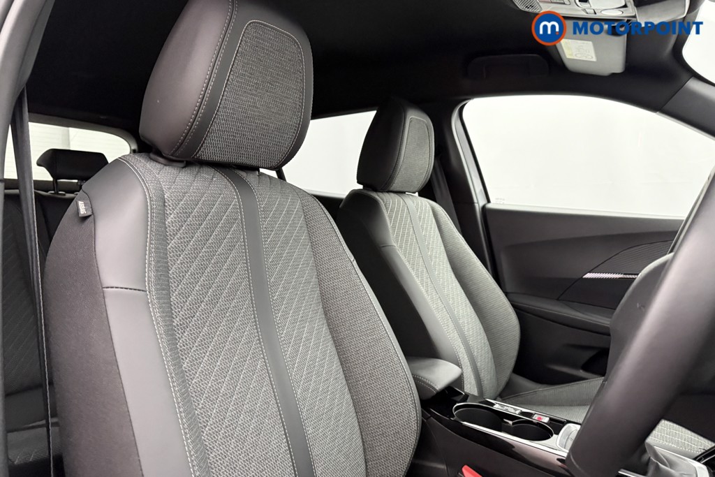Peugeot 2008 Allure Manual Petrol SUV - Stock Number (1624965) - 14th supplementary image