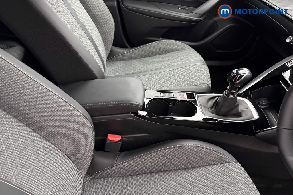 Peugeot 2008 Allure Manual Petrol SUV - Stock Number (1624980) - 13th supplementary image