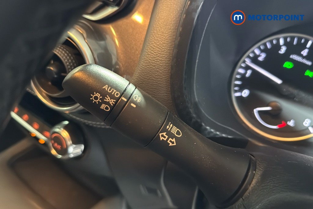 Nissan Juke N-Connecta Automatic Petrol SUV - Stock Number (1625827) - 6th supplementary image