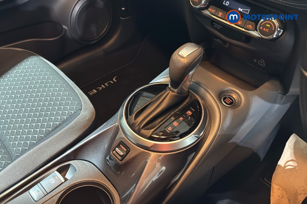 Nissan Juke N-Connecta Automatic Petrol SUV - Stock Number (1625827) - 15th supplementary image