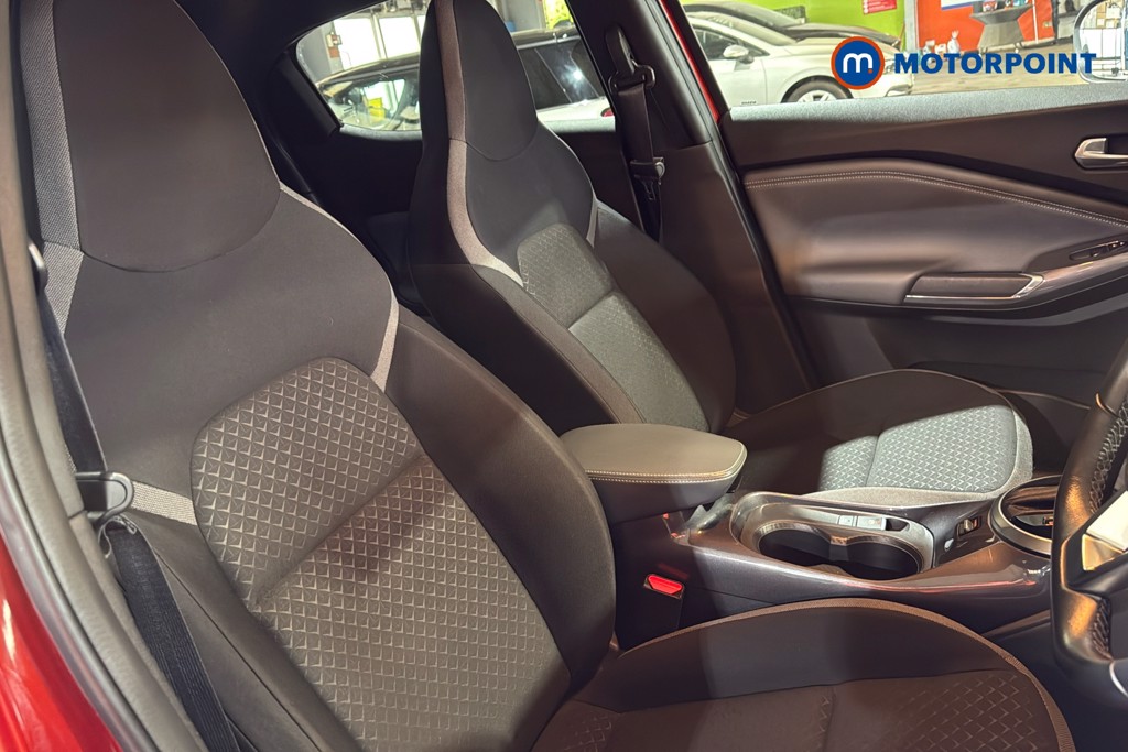 Nissan Juke N-Connecta Automatic Petrol SUV - Stock Number (1625827) - 22nd supplementary image