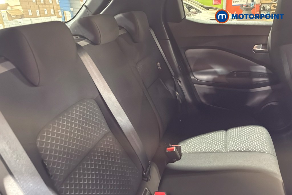 Nissan Juke N-Connecta Automatic Petrol SUV - Stock Number (1625827) - 28th supplementary image