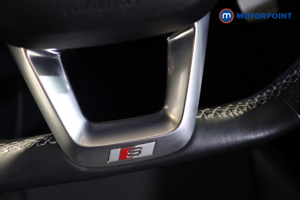 Audi Q3 Black Edition Manual Petrol SUV - Stock Number (1626411) - 5th supplementary image