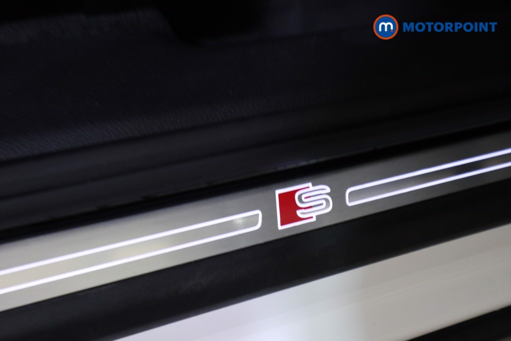 Audi Q3 Black Edition Manual Petrol SUV - Stock Number (1626411) - 18th supplementary image