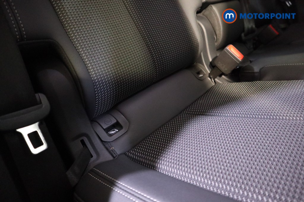 Audi Q3 Black Edition Manual Petrol SUV - Stock Number (1626411) - 22nd supplementary image