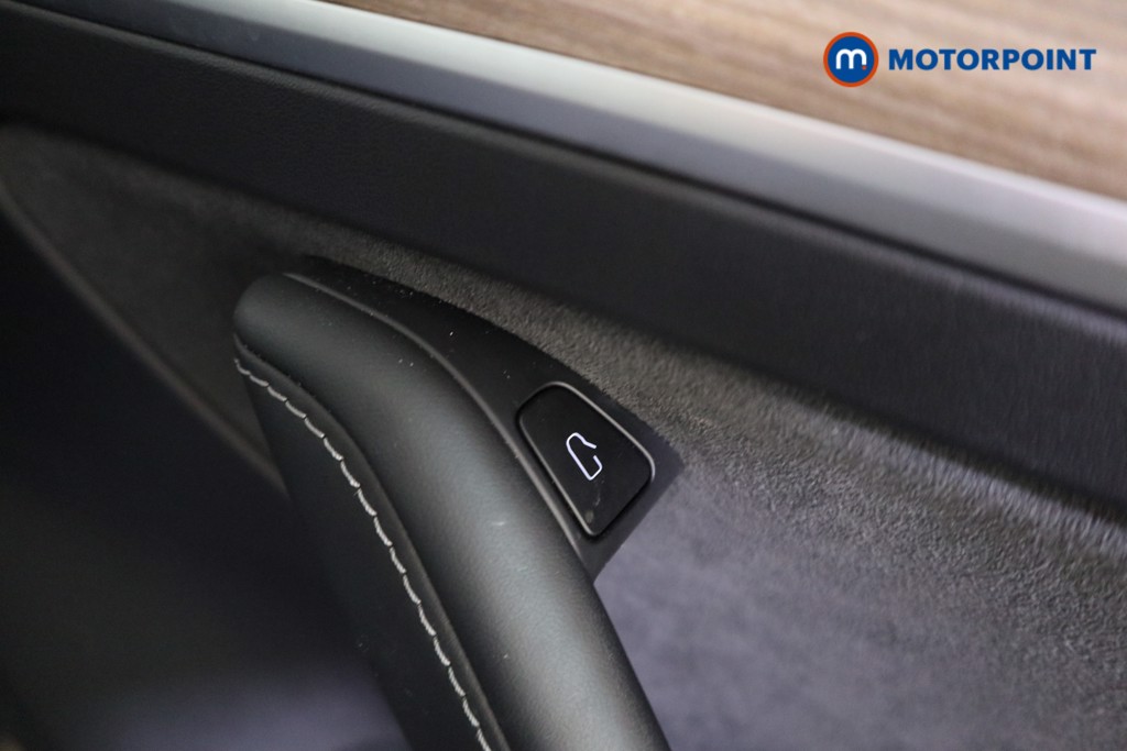 Tesla Model 3 Performance Automatic Electric Saloon - Stock Number (1627352) - 18th supplementary image