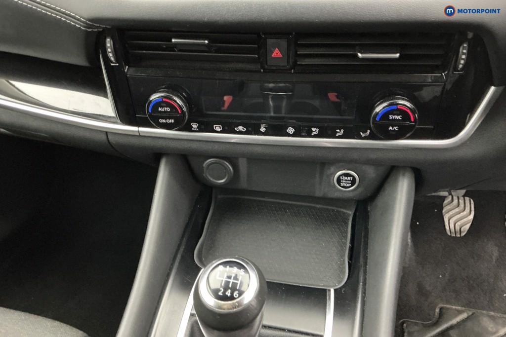 Nissan Qashqai N-Connecta Manual Petrol SUV - Stock Number (1628710) - 20th supplementary image