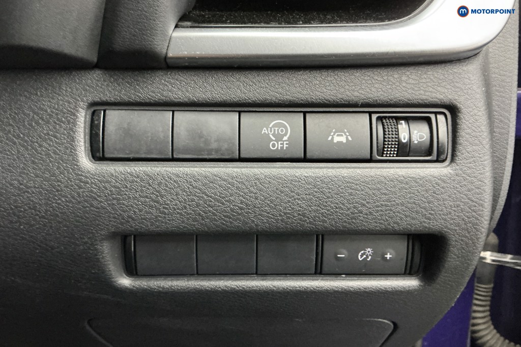 Nissan Qashqai N-Connecta Manual Petrol SUV - Stock Number (1628710) - 26th supplementary image