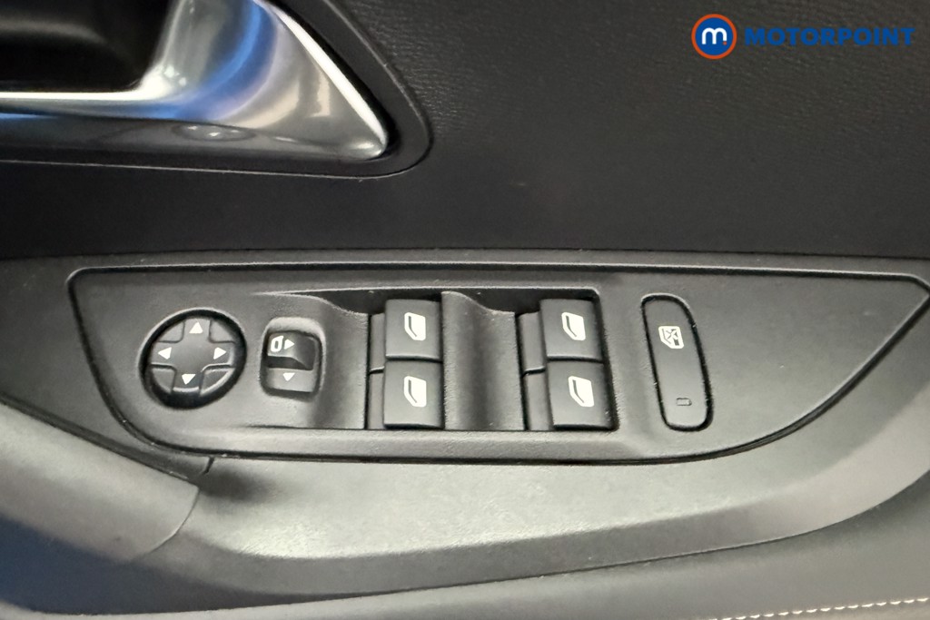 Peugeot 2008 Allure Manual Petrol SUV - Stock Number (1630191) - 16th supplementary image