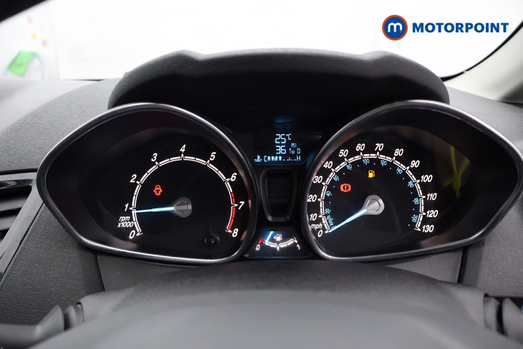 Ford Fiesta Zetec Manual Petrol Hatchback - Stock Number (1631812) - 2nd supplementary image