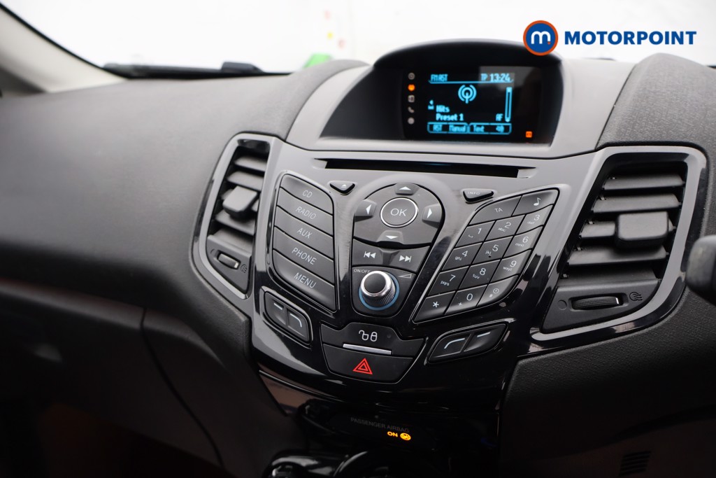 Ford Fiesta Zetec Manual Petrol Hatchback - Stock Number (1631812) - 4th supplementary image