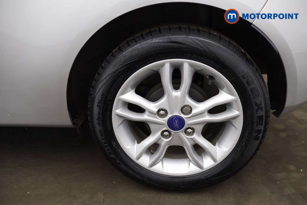 Ford Fiesta Zetec Manual Petrol Hatchback - Stock Number (1631812) - 15th supplementary image