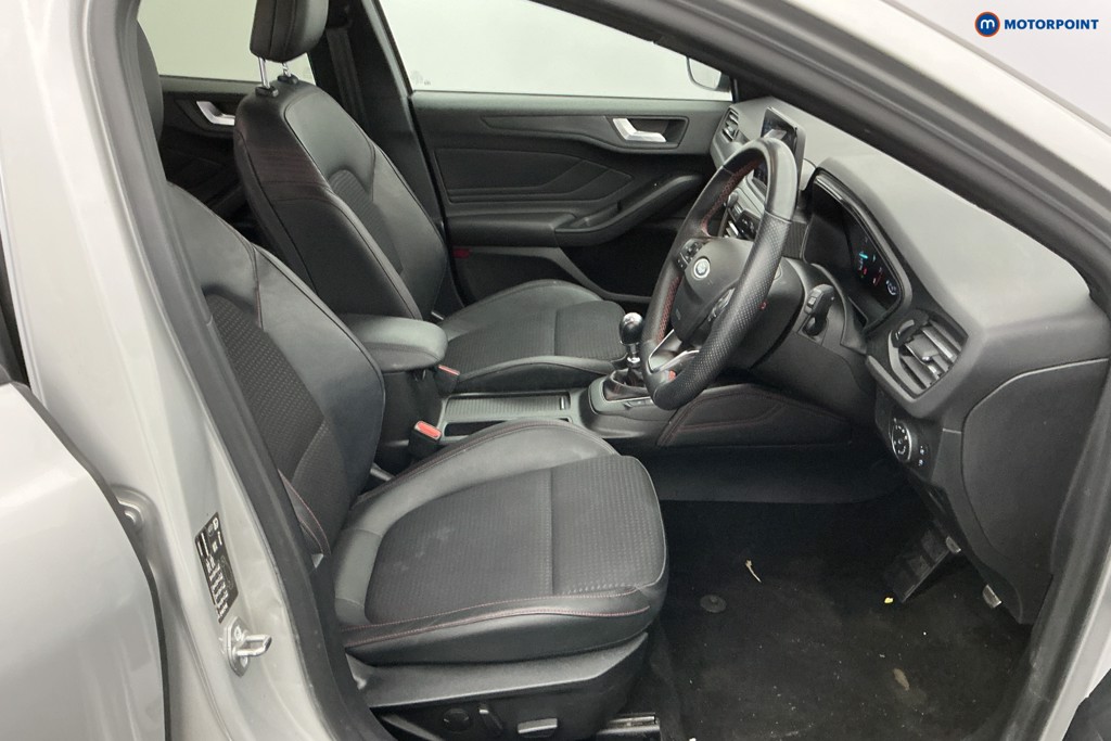 Ford Focus St-Line X Manual Petrol Hatchback - Stock Number (1632694) - 5th supplementary image
