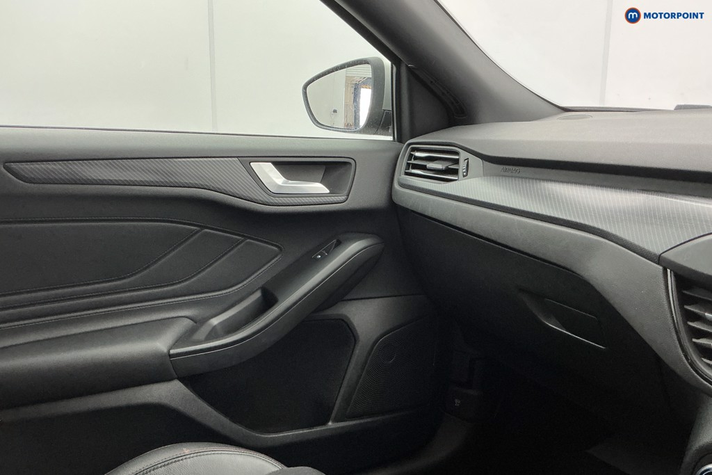 Ford Focus St-Line X Manual Petrol Hatchback - Stock Number (1632694) - 21st supplementary image