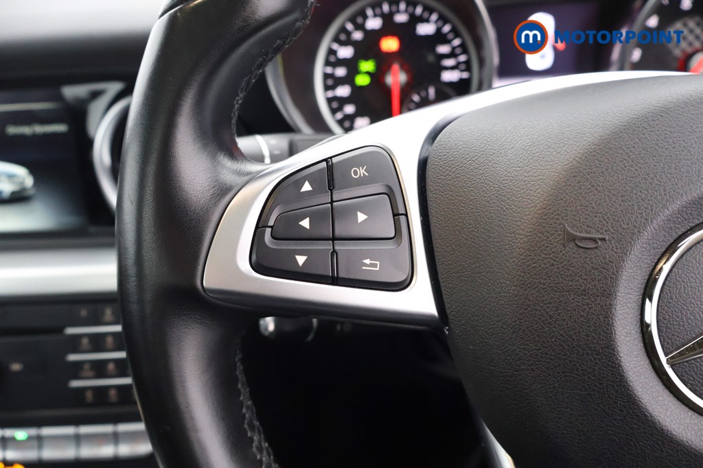 Mercedes-Benz SLC Final Edition Manual Petrol Convertible - Stock Number (1633041) - 2nd supplementary image