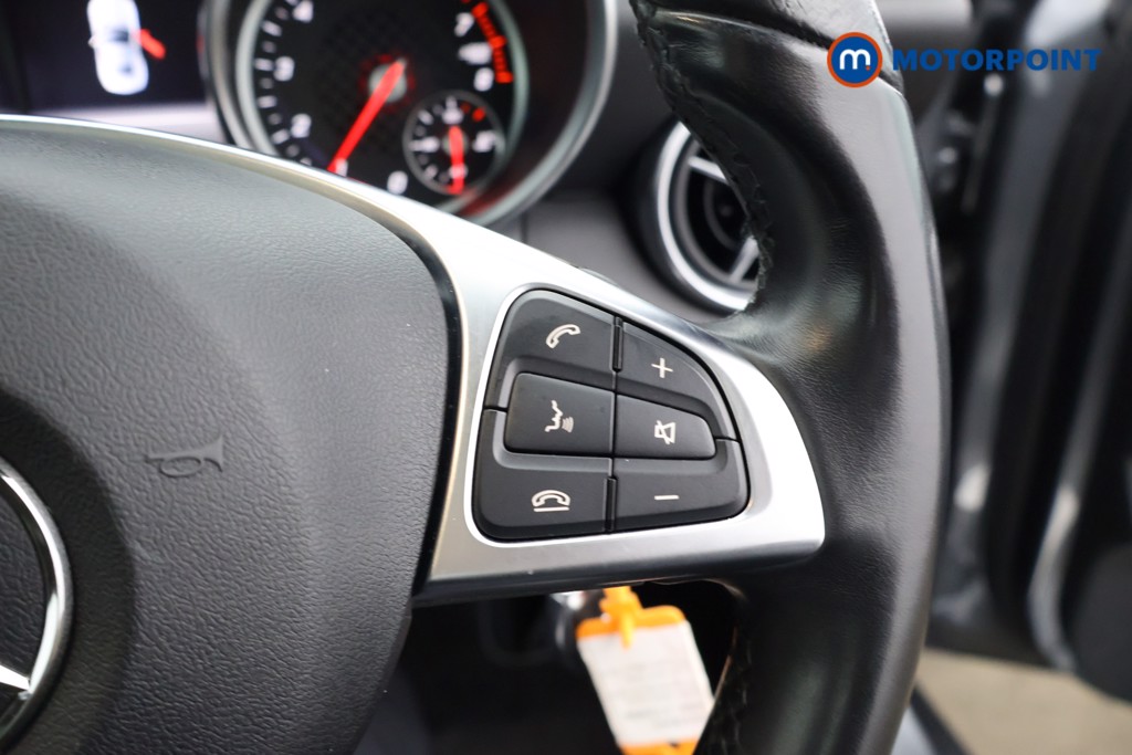 Mercedes-Benz SLC Final Edition Manual Petrol Convertible - Stock Number (1633041) - 3rd supplementary image