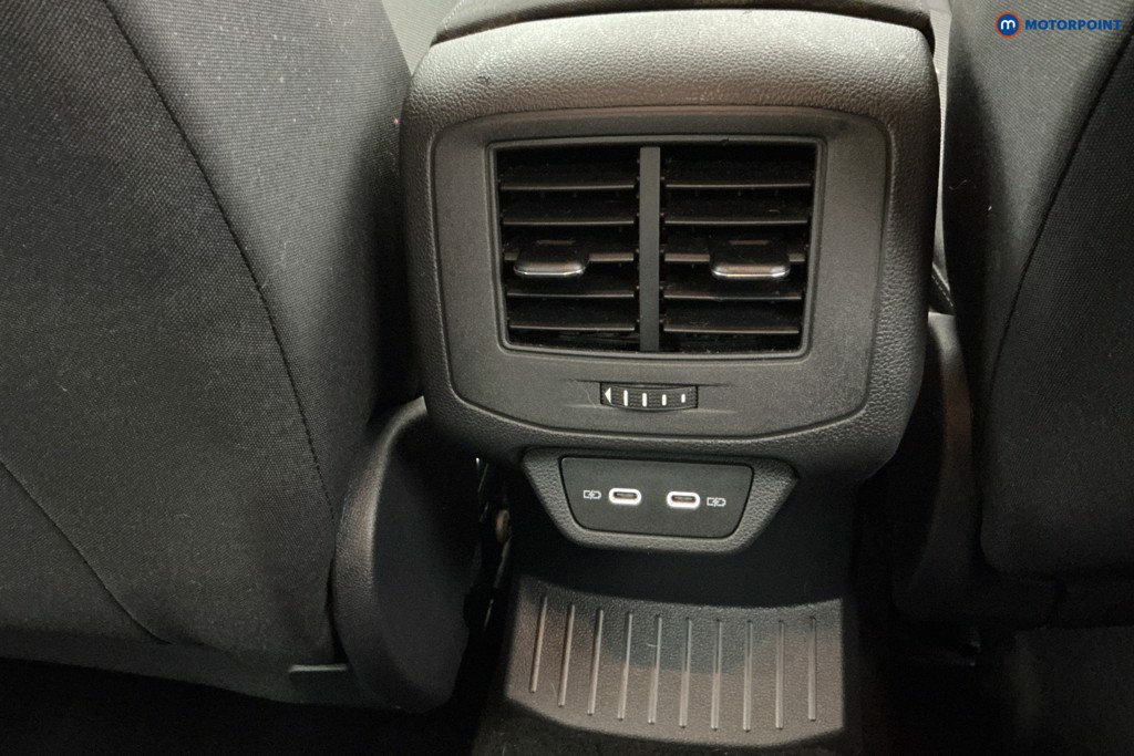 Volkswagen T-Roc Life Manual Petrol SUV - Stock Number (1633854) - 13th supplementary image