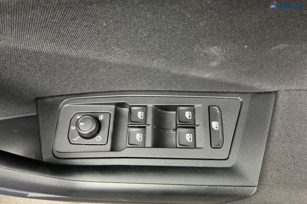 Volkswagen T-Roc Life Manual Petrol SUV - Stock Number (1633854) - 27th supplementary image