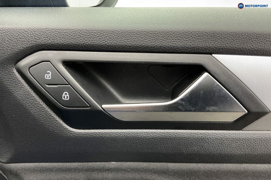 Volkswagen T-Roc Life Manual Petrol SUV - Stock Number (1633854) - 28th supplementary image