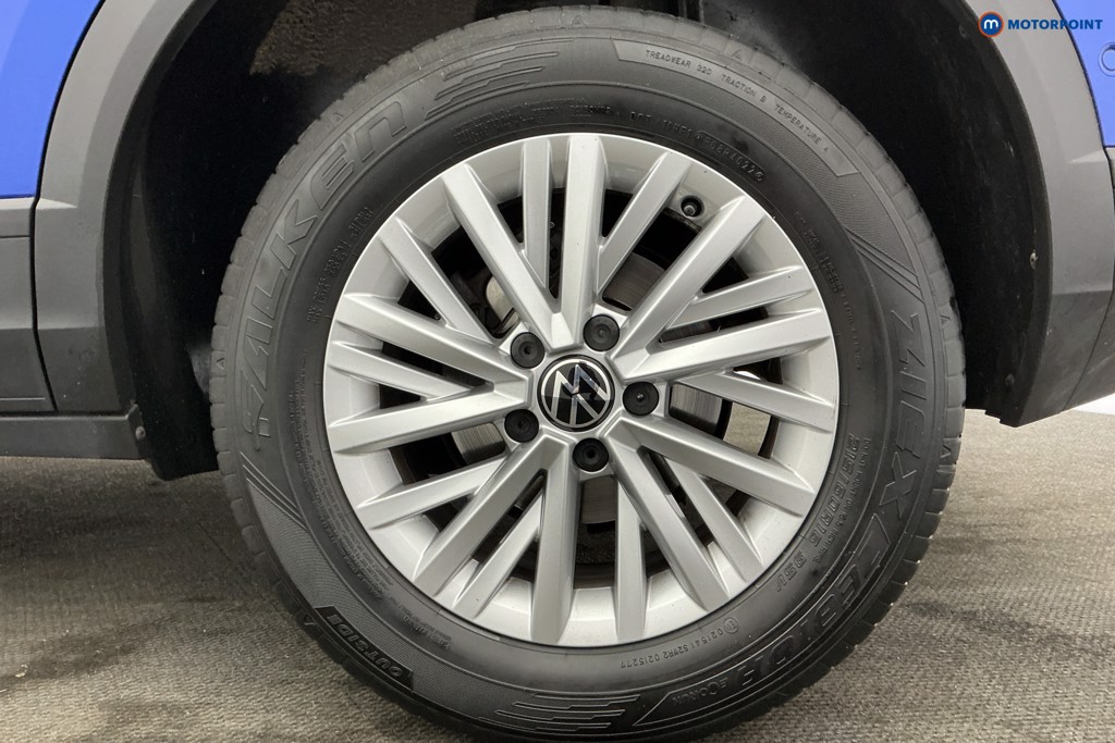 Volkswagen T-Roc Life Manual Petrol SUV - Stock Number (1633854) - 35th supplementary image