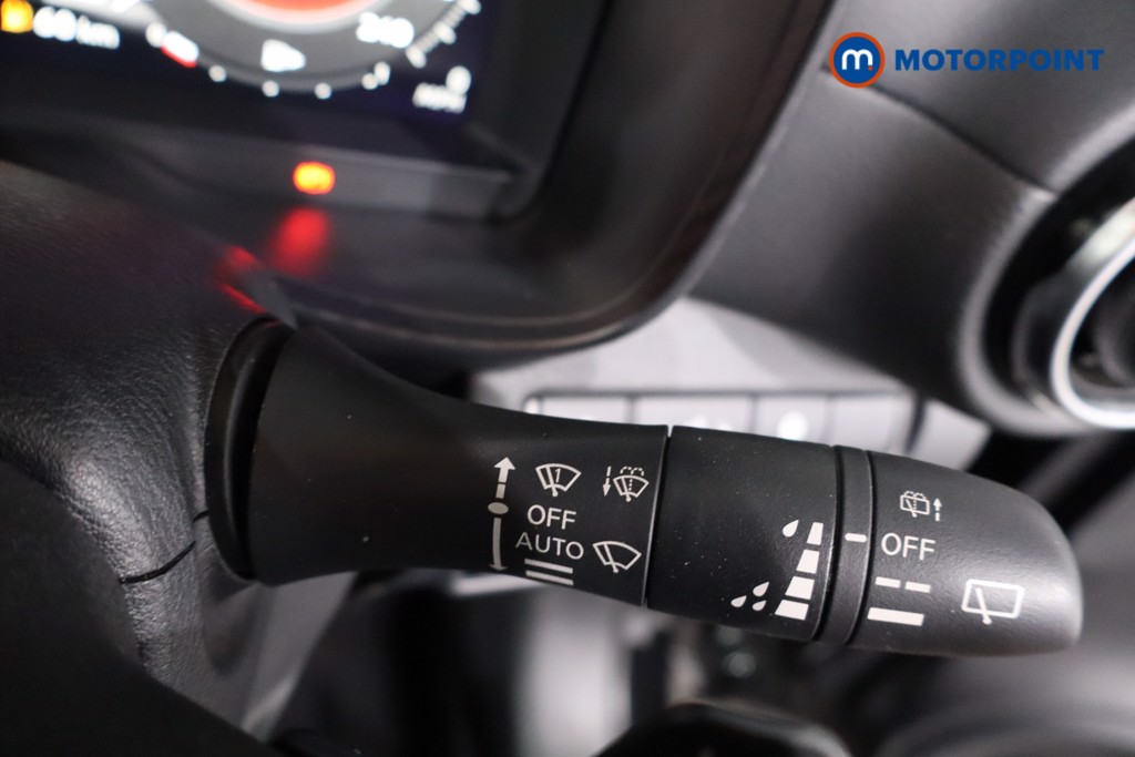 Nissan Juke Tekna Automatic Petrol SUV - Stock Number (1633937) - 15th supplementary image