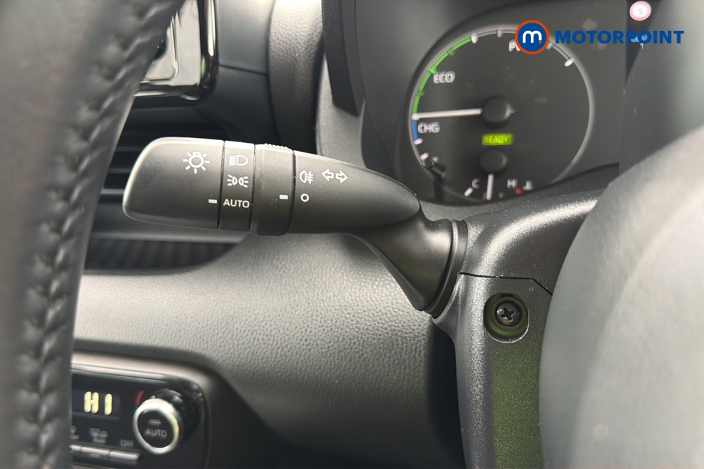 Toyota Yaris Icon Automatic Petrol-Electric Hybrid Hatchback - Stock Number (1634151) - 5th supplementary image
