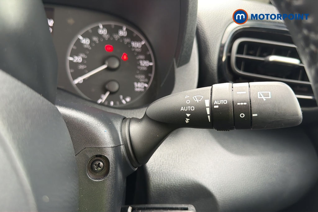 Toyota Yaris Icon Automatic Petrol-Electric Hybrid Hatchback - Stock Number (1634151) - 6th supplementary image