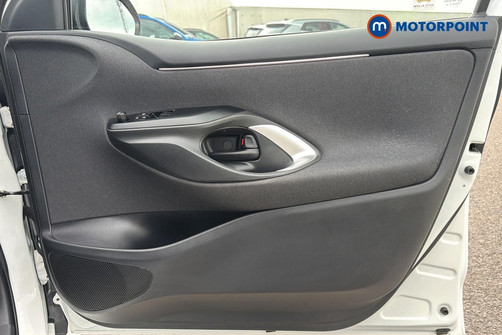 Toyota Yaris Icon Automatic Petrol-Electric Hybrid Hatchback - Stock Number (1634151) - 18th supplementary image
