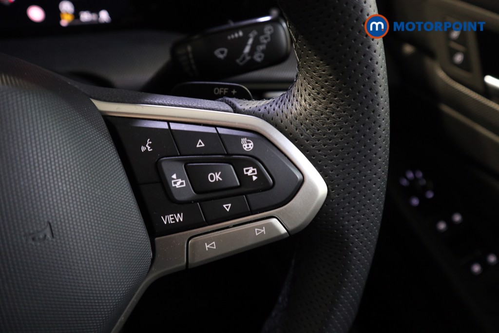 Volkswagen Golf R-Line Automatic Petrol Hatchback - Stock Number (1634430) - 4th supplementary image