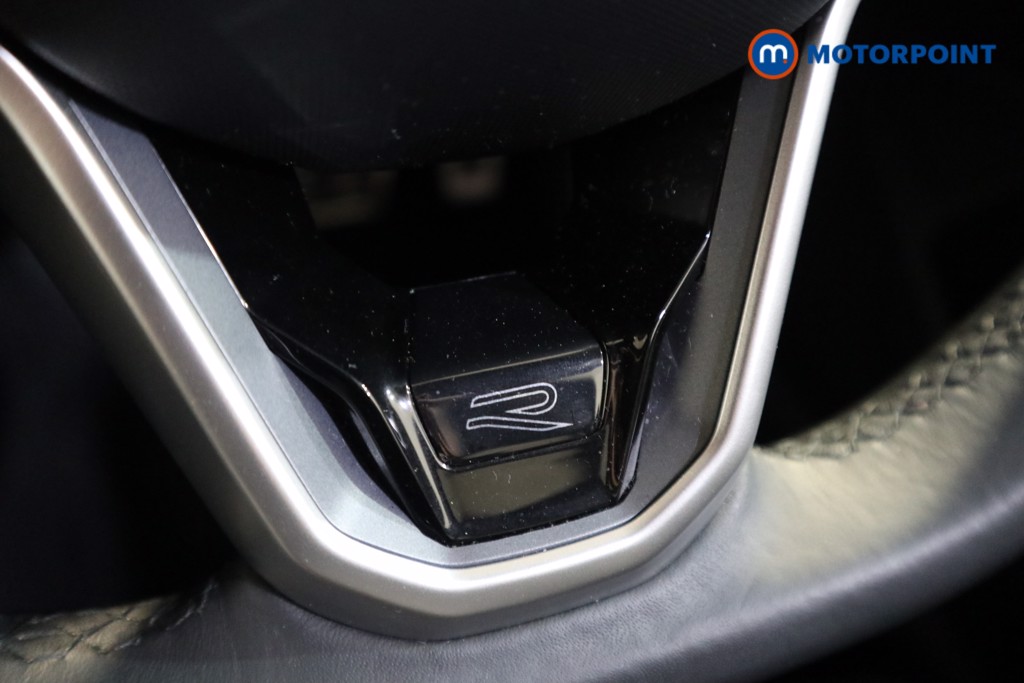 Volkswagen Golf R-Line Automatic Petrol Hatchback - Stock Number (1634430) - 6th supplementary image