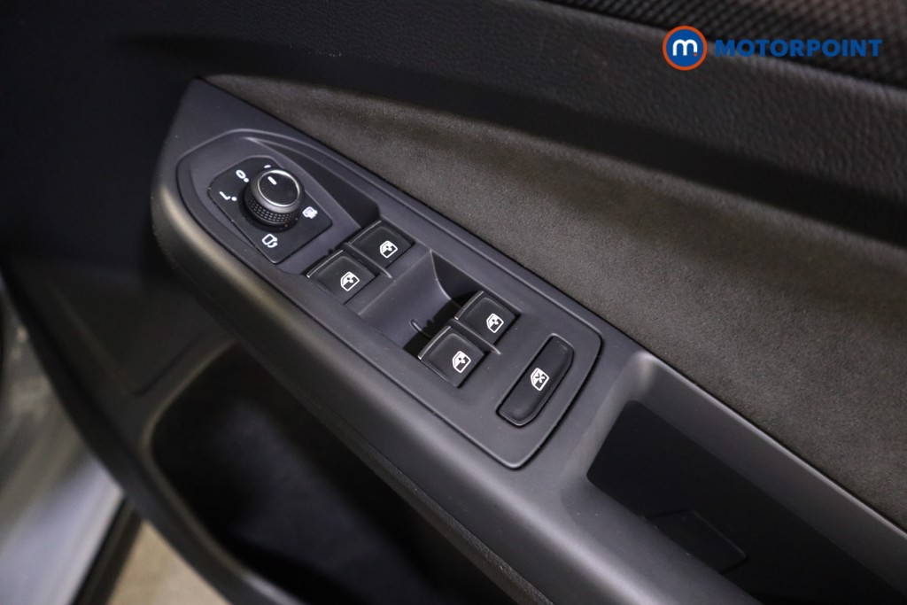 Volkswagen Golf R-Line Automatic Petrol Hatchback - Stock Number (1634430) - 16th supplementary image