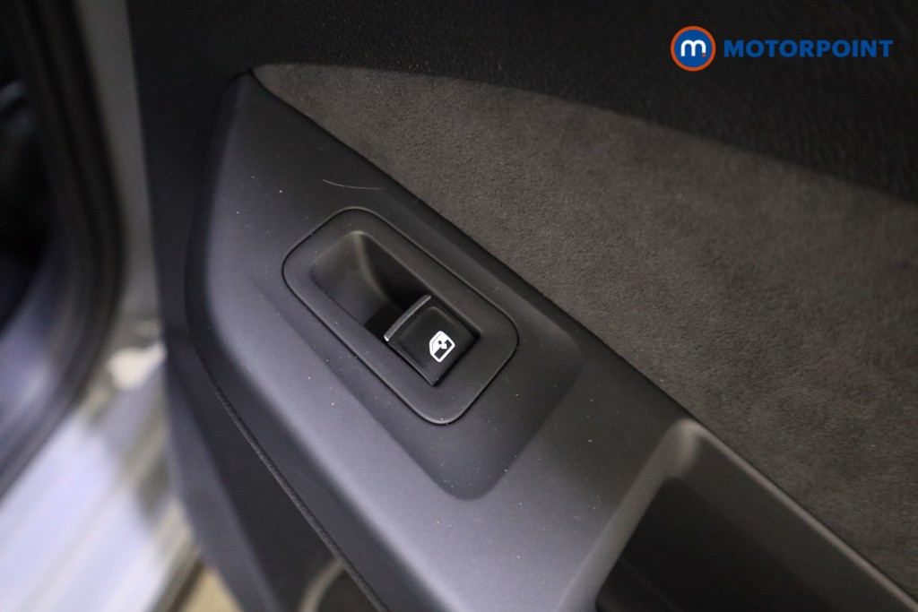 Volkswagen Golf R-Line Automatic Petrol Hatchback - Stock Number (1634430) - 22nd supplementary image