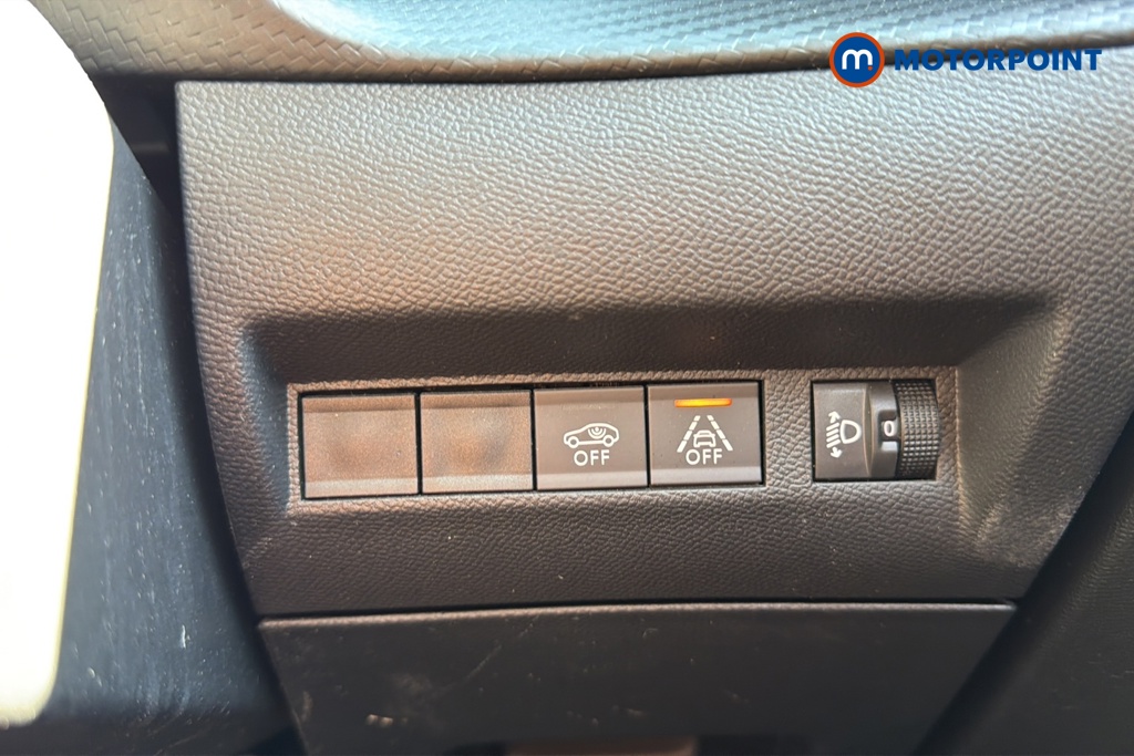 Peugeot 2008 Allure Premium Manual Petrol SUV - Stock Number (1634743) - 11th supplementary image