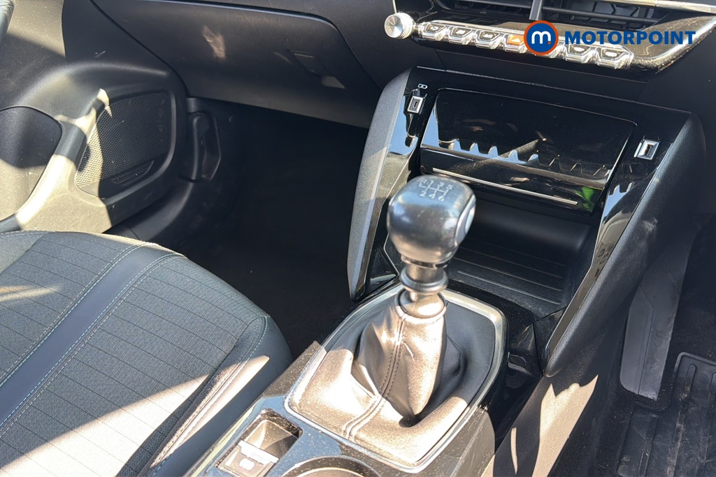 Peugeot 2008 Allure Premium Manual Petrol SUV - Stock Number (1634743) - 15th supplementary image