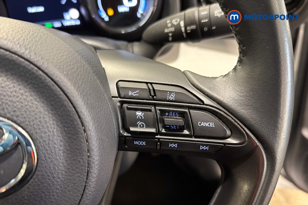 Toyota Yaris Excel Automatic Petrol-Electric Hybrid Hatchback - Stock Number (1634823) - 4th supplementary image